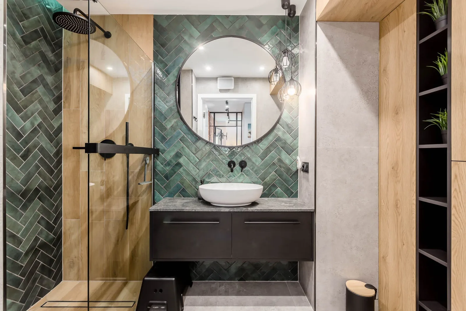 Premium Amenities & Services